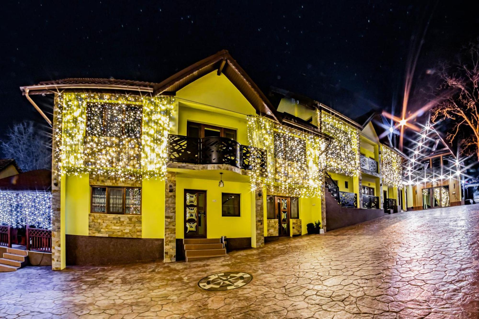 Pensiunea Mihaela-Transalpina Novaci-Straini Luaran gambar